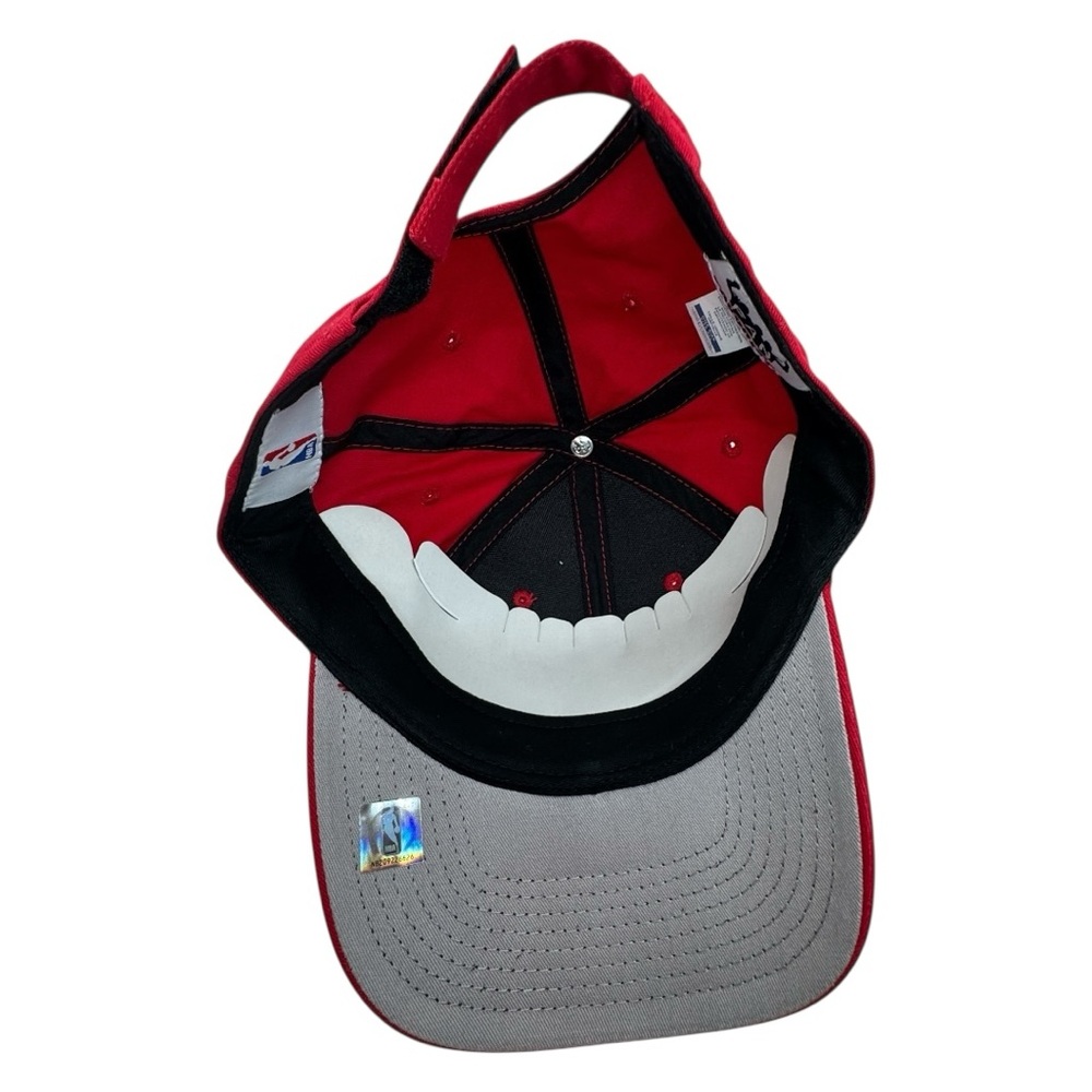 NBA Chicago Bulls Fan Favorite Cap - Picture 14 of 16